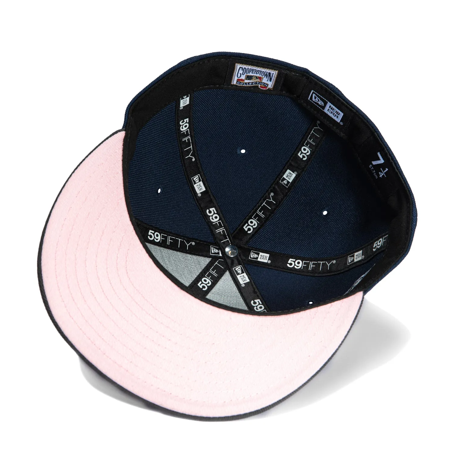 New Era 59Fifty New York Yankees 1999 World Series Patch Hat - Navy. Graphite. Red